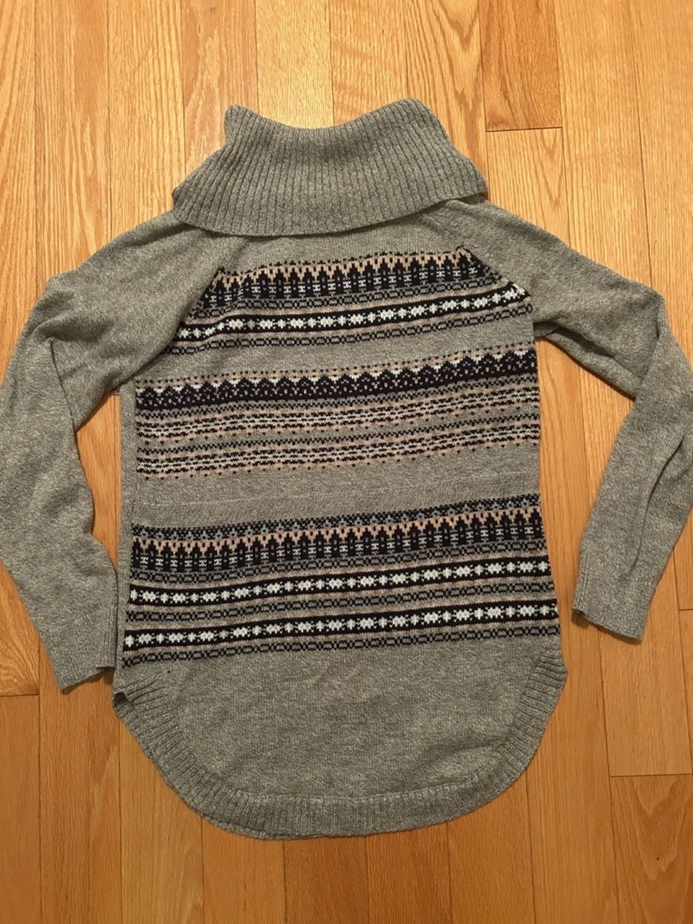 Ricki’s Cowl Neck Gray Fair Isle Sweater - Picture 2 of 4